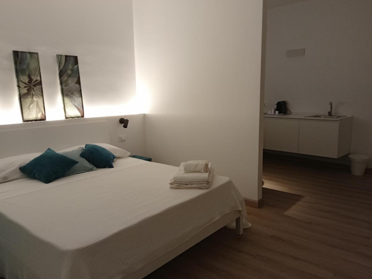 Narciso Boutique Apartment Ачиреале Экстерьер фото